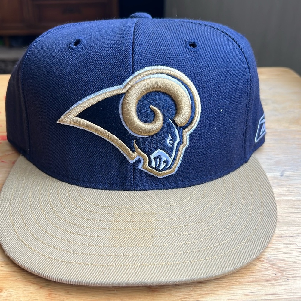 Reebok, NFL 7 5/8 navy tan and white cap
